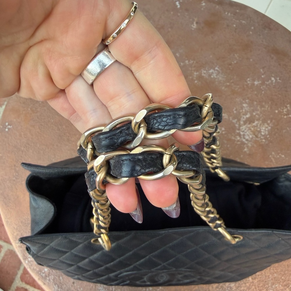 Chanel Caviar Quilted Petit Timeless Tote PTT Black - Picture 2 of 14